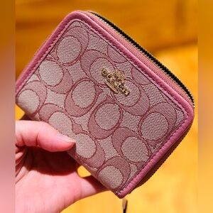 COACH SMALL ZIP AROUND WALLET IN SIGNATURE JACQUARD